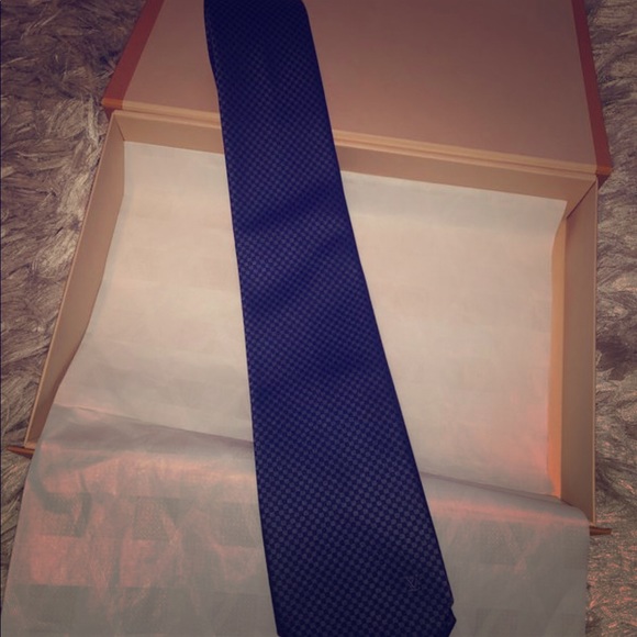 Brand new never worn Louis Vuitton tie - Picture 1 of 2